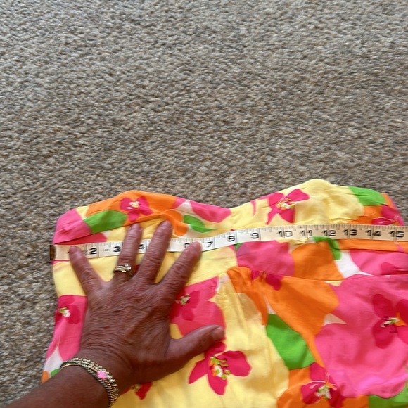 Lilly Pulitzer dress. Size 4. - Picture 3 of 6